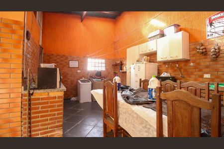 Casa à venda com 200m², 3 quartos e 1 vaga Casa à venda com 200m², 3 quartos e 1 vagaÁrea comum