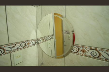 Casa à venda com 200m², 3 quartos e 1 vaga Casa à venda com 200m², 3 quartos e 1 vagaBanheiro