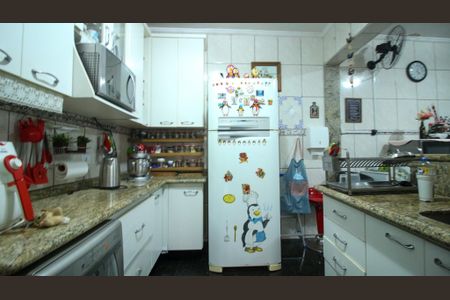 Casa à venda com 200m², 3 quartos e 1 vaga Casa à venda com 200m², 3 quartos e 1 vagaCozinha