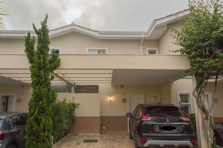 Casa de condomínio à venda com 130m², 3 quartos e 3 vagas Casa de condomínio à venda com 130m², 3 quartos e 3 vagasFachada da casa