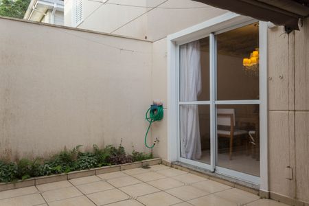 Casa de condomínio à venda com 130m², 3 quartos e 3 vagas Casa de condomínio à venda com 130m², 3 quartos e 3 vagasVaranda