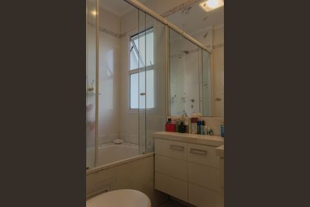 Casa de condomínio à venda com 130m², 3 quartos e 3 vagas Casa de condomínio à venda com 130m², 3 quartos e 3 vagasBanheiro da Suíte 1