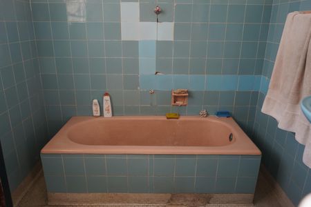 Casa à venda com 135m², 4 quartos e 1 vagaBanheiro