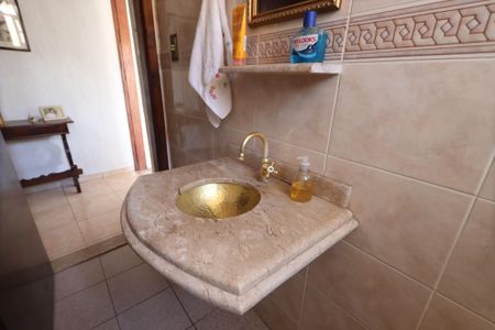 Casa à venda com 171m², 3 quartos e 3 vagasLavabo