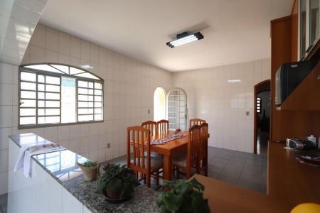 Casa à venda com 171m², 3 quartos e 3 vagasCopa e Cozinha