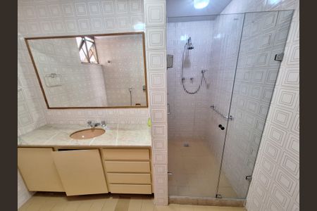 Apartamento à venda com 121m², 3 quartos e 1 vaga Apartamento à venda com 121m², 3 quartos e 1 vagaBanheiro da suíte