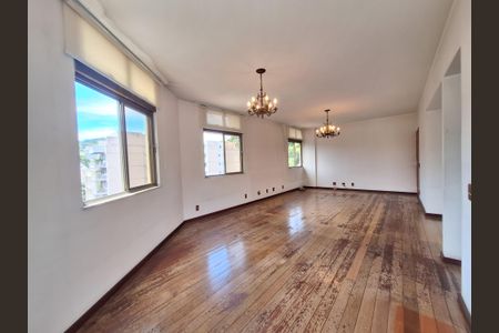 Apartamento à venda com 121m², 3 quartos e 1 vaga Apartamento à venda com 121m², 3 quartos e 1 vagaSala