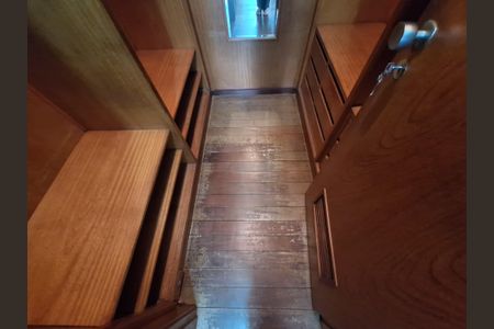 Apartamento à venda com 121m², 3 quartos e 1 vaga Apartamento à venda com 121m², 3 quartos e 1 vagaCloset da suíte