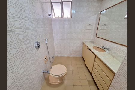 Apartamento à venda com 121m², 3 quartos e 1 vaga Apartamento à venda com 121m², 3 quartos e 1 vagaBanheiro da suíte