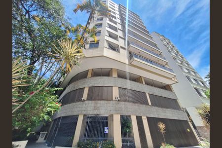 Apartamento à venda com 121m², 3 quartos e 1 vaga Apartamento à venda com 121m², 3 quartos e 1 vagaFachada