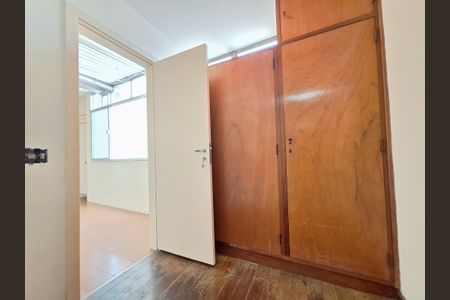 Apartamento à venda com 121m², 3 quartos e 1 vaga Apartamento à venda com 121m², 3 quartos e 1 vagaQuarto de serviço