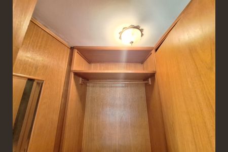 Apartamento à venda com 121m², 3 quartos e 1 vaga Apartamento à venda com 121m², 3 quartos e 1 vagaCloset do quarto 1