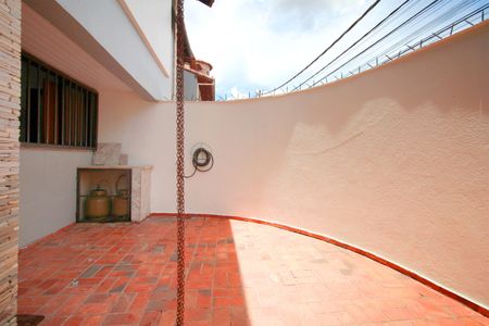 Casa à venda com 270m², 4 quartos e 4 vagasVaranda lateral