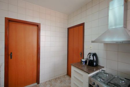 Casa à venda com 270m², 4 quartos e 4 vagasCozinha