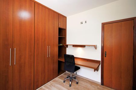 Casa à venda com 270m², 4 quartos e 4 vagasQuarto 3