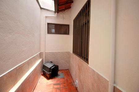 Casa à venda com 270m², 4 quartos e 4 vagasVaranda lateral