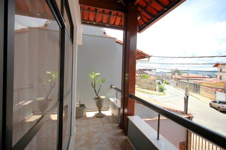 Casa à venda com 270m², 4 quartos e 4 vagasVaranda da Sala
