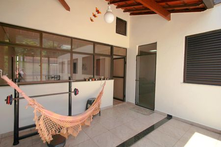 Casa à venda com 270m², 4 quartos e 4 vagasQuintal