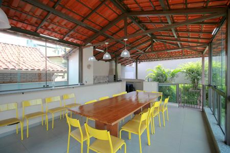 Casa à venda com 270m², 4 quartos e 4 vagasMezanino