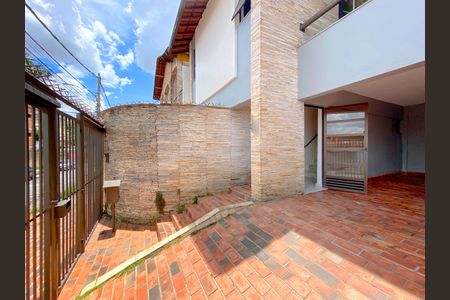Casa à venda com 270m², 4 quartos e 4 vagasGaragem