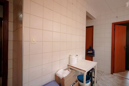 Casa à venda com 270m², 4 quartos e 4 vagasÁrea de Serviço