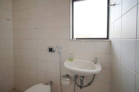 Casa à venda com 270m², 4 quartos e 4 vagasBanheiro de serviço