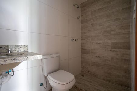 Apartamento à venda com 84m², 2 quartos e 1 vaga Apartamento à venda com 84m², 2 quartos e 1 vagaBanheiro da Suíte