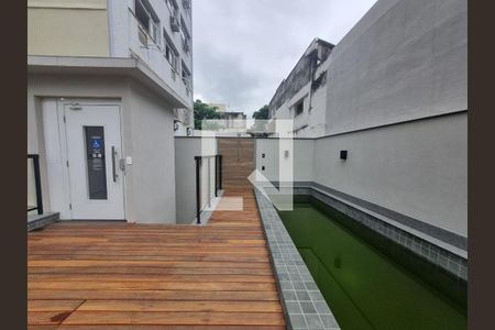 Apartamento à venda com 84m², 2 quartos e 1 vaga Apartamento à venda com 84m², 2 quartos e 1 vagaPiscina