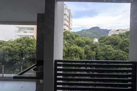 Apartamento à venda com 84m², 2 quartos e 1 vaga Apartamento à venda com 84m², 2 quartos e 1 vagaVista da Área de Serviço