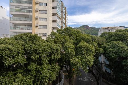 Apartamento à venda com 84m², 2 quartos e 1 vaga Apartamento à venda com 84m², 2 quartos e 1 vagaVista da Varanda da Sala