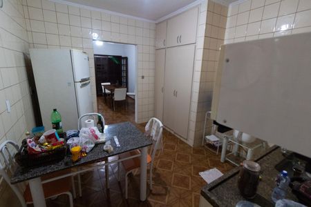 Casa à venda com 172m², 3 quartos e 3 vagas Casa à venda com 172m², 3 quartos e 3 vagasCOZINHA