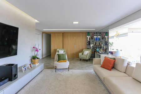 Apartamento à venda com 187m², 4 quartos e 3 vagas Apartamento à venda com 187m², 4 quartos e 3 vagasSala