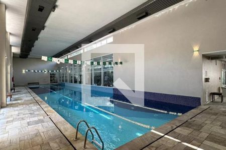 Apartamento à venda com 187m², 4 quartos e 3 vagas Apartamento à venda com 187m², 4 quartos e 3 vagasÁrea comum - Piscina