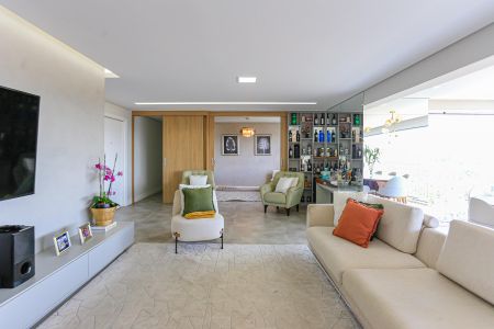 Apartamento à venda com 187m², 4 quartos e 3 vagas Apartamento à venda com 187m², 4 quartos e 3 vagasSala