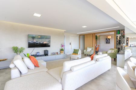 Apartamento à venda com 187m², 4 quartos e 3 vagas Apartamento à venda com 187m², 4 quartos e 3 vagasSacada