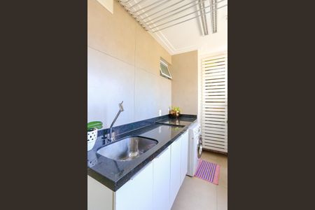Apartamento à venda com 187m², 4 quartos e 3 vagas Apartamento à venda com 187m², 4 quartos e 3 vagasÁrea de Serviço