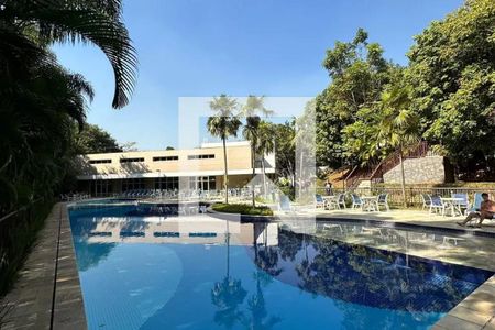 Apartamento à venda com 187m², 4 quartos e 3 vagas Apartamento à venda com 187m², 4 quartos e 3 vagasÁrea comum - Piscina