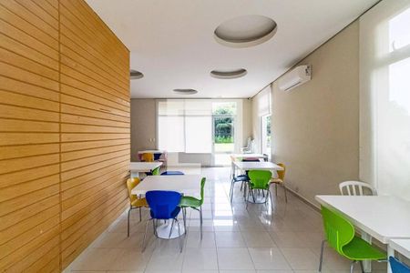 Apartamento à venda com 187m², 4 quartos e 3 vagas Apartamento à venda com 187m², 4 quartos e 3 vagasÁrea comum - Salão de festas