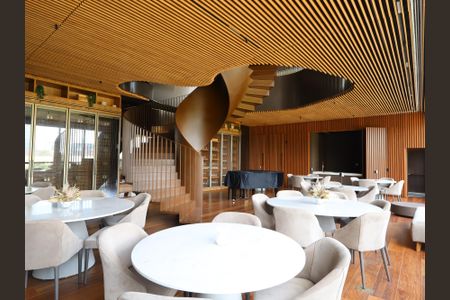 Apartamento à venda com 265m², 4 quartos e 4 vagasÁrea comum - Salão de festas