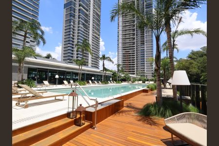 Apartamento à venda com 265m², 4 quartos e 4 vagasÁrea comum - Piscina