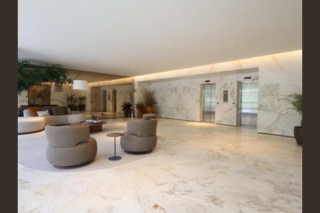 Apartamento à venda com 265m², 4 quartos e 4 vagasHall social