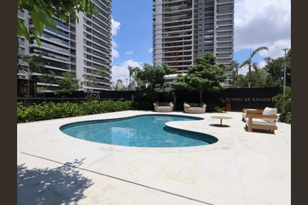 Apartamento à venda com 265m², 4 quartos e 4 vagasÁrea comum - Piscina