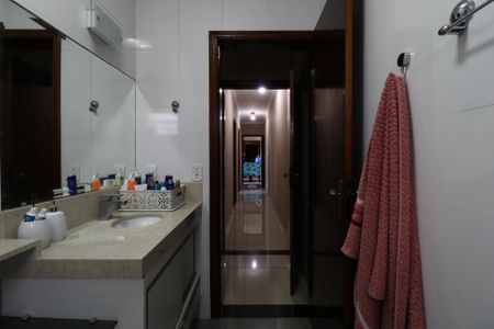 Apartamento à venda com 161m², 2 quartos e 3 vagasBanheiro da Suíte