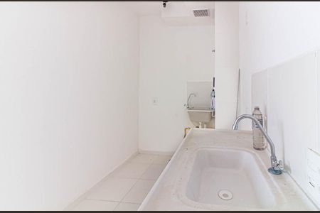 Apartamento para alugar com 32m², 2 quartos e sem vaga Apartamento para alugar com 32m², 2 quartos e sem vagaCozinha e Área de Serviço