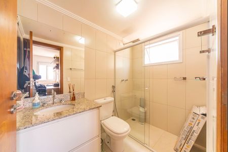 Apartamento à venda com 125m², 3 quartos e 3 vagas Apartamento à venda com 125m², 3 quartos e 3 vagasBanheiro do Quarto 2