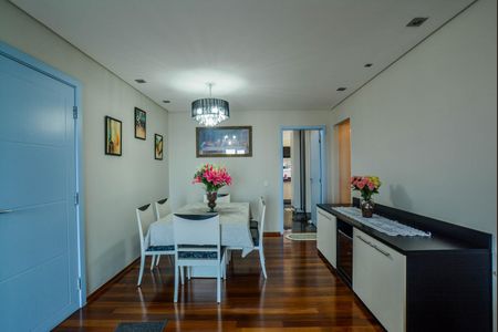 Apartamento à venda com 137m², 3 quartos e 3 vagas Apartamento à venda com 137m², 3 quartos e 3 vagasSala de Jantar