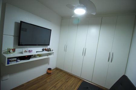 Casa de condomínio à venda com 392m², 4 quartos e 6 vagas Casa de condomínio à venda com 392m², 4 quartos e 6 vagasQuarto
