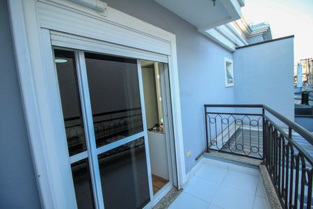 Casa de condomínio à venda com 392m², 4 quartos e 6 vagas Casa de condomínio à venda com 392m², 4 quartos e 6 vagasVaranda da suíte 2