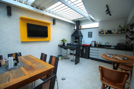Casa de condomínio à venda com 392m², 4 quartos e 6 vagas Casa de condomínio à venda com 392m², 4 quartos e 6 vagasCozinha