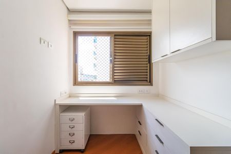 Apartamento para alugar com 192m², 4 quartos e 2 vagas Apartamento para alugar com 192m², 4 quartos e 2 vagasSuíte 3